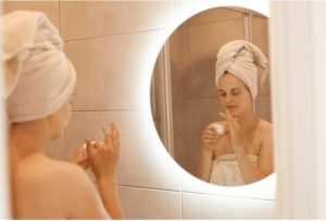 Večernji ritual nege kože posle tuša