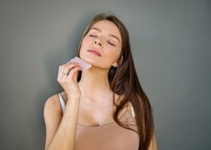 gua sha na vratu